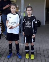 11 Kinderbild mit Zwillingsschwester.JPG